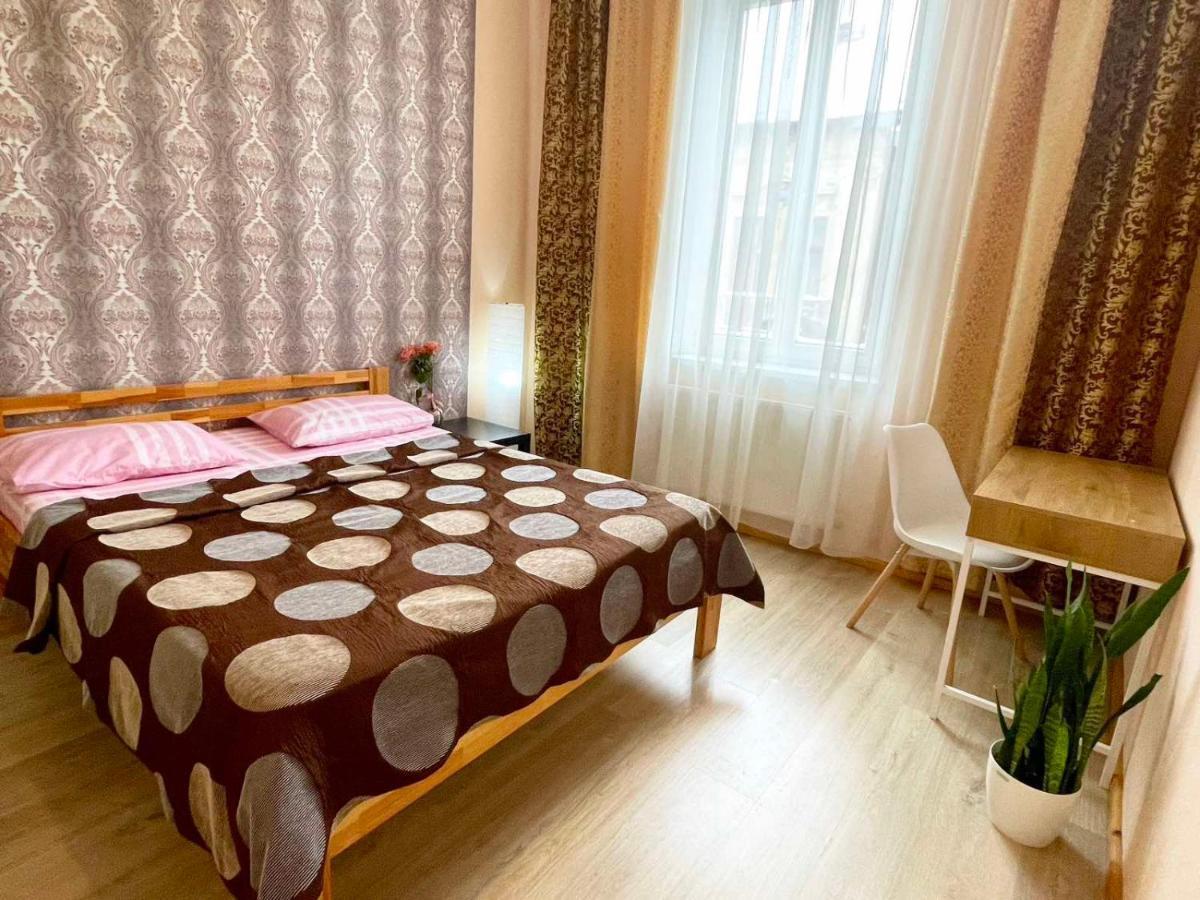 Крехівська 5,Апартаменти В Центрі, Дві Спальні Львів Екстер'єр фото